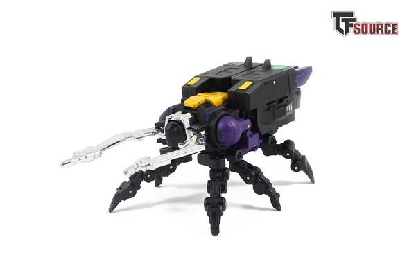 FT 13 Mercenary Is FansToys   TFSource Article  (3 of 4)
